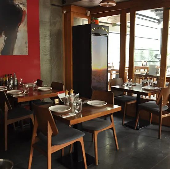 Restaurant-Einrichtung — Möbel aus Wirt & Werk Produktion